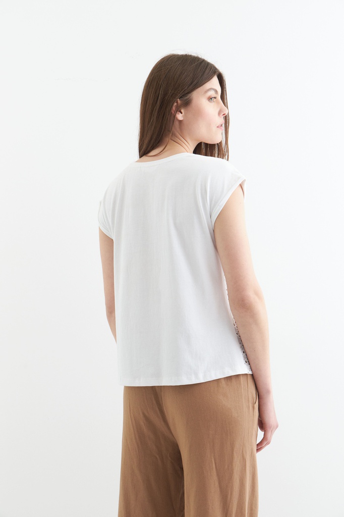 L147GBH2 BLUSA ESCOTE BASE CON BRODERIE