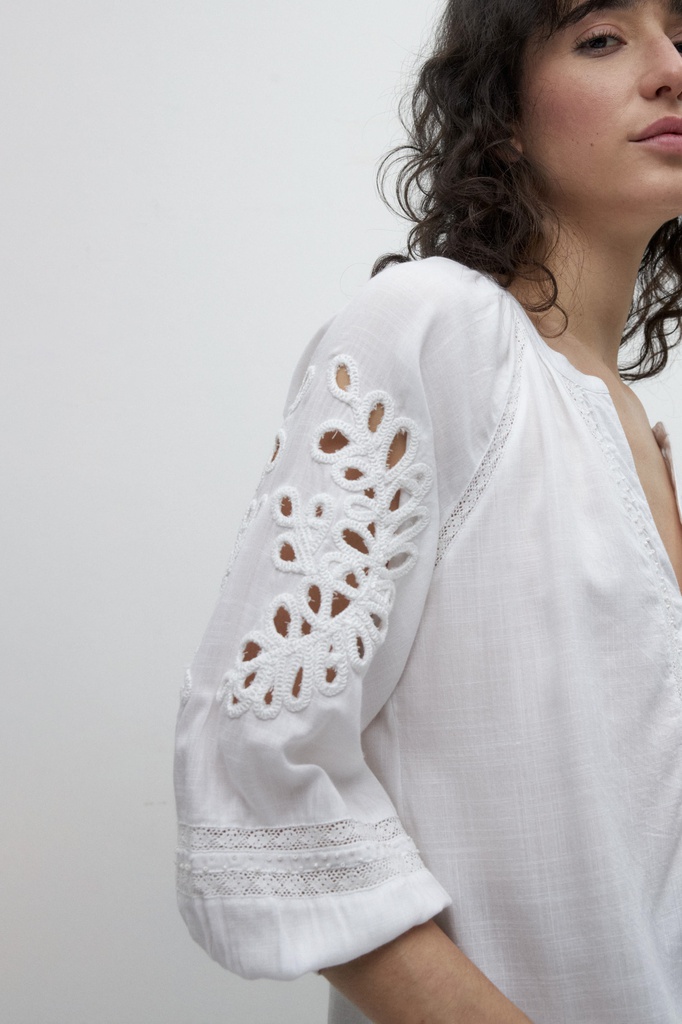 L157GBL3 BLUSA ROMANTICA CON BOTONES