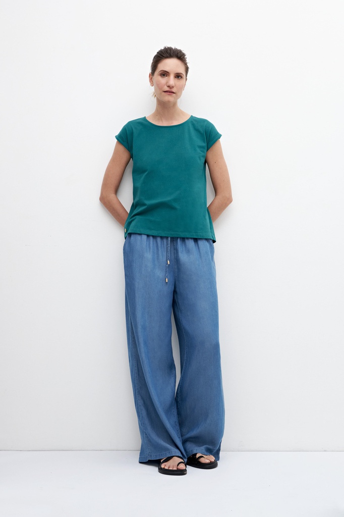 L157GTH3 REMERA CON BOTONES LATERALES