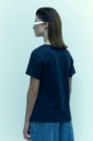 L146GTH2 REMERA ESCOTE V CON BRODERIE