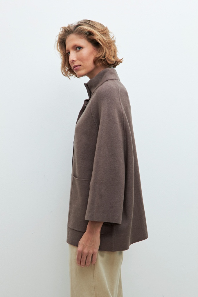 L160GKC11 CHAQUETA TEJIDA CON BOLSILLOS