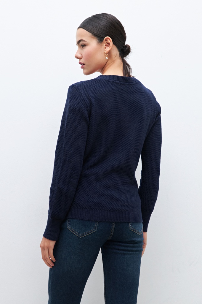 L163GKS1 SWEATER CON BORDADO FLORAL