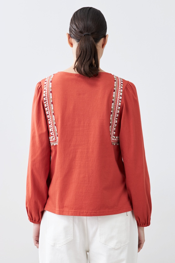 L165GTL2 REMERA BOHO CON BORDADOS
