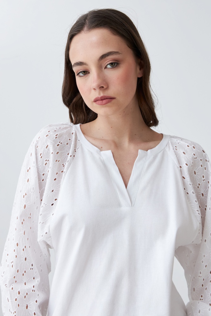 L167GTT1 REMERA CON MANGAS DE BRODERIE
