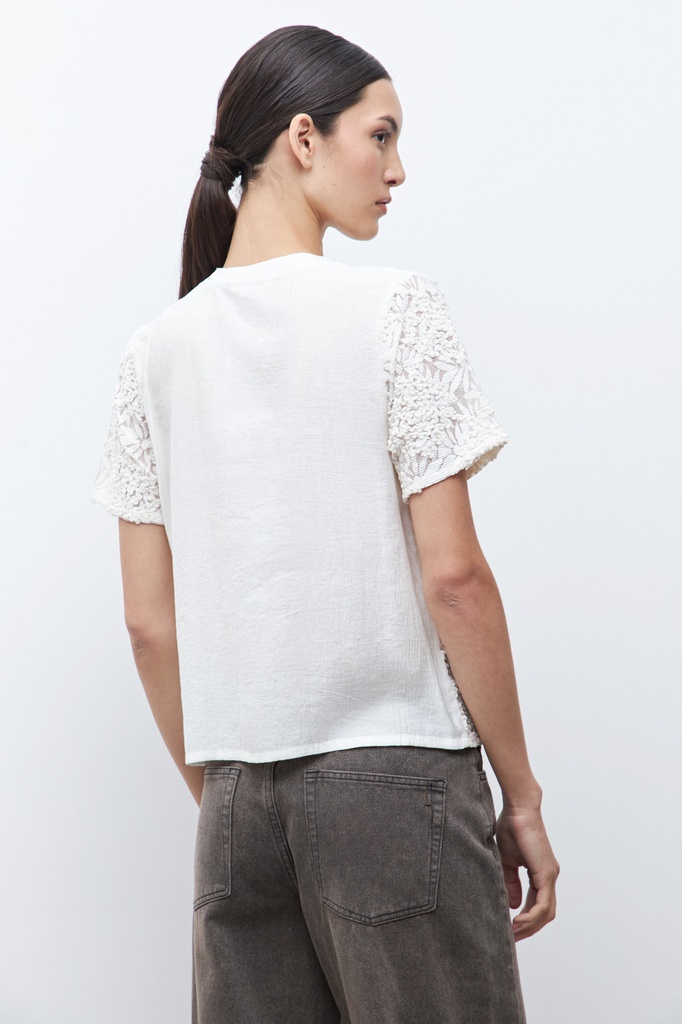 L170GBH2 BLUSA FRENTE ENCAJE BORDADO