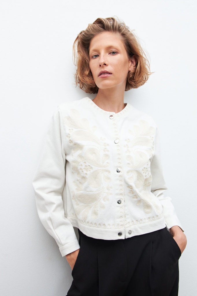 L160GOJ7 CHAQUETA BORDADA