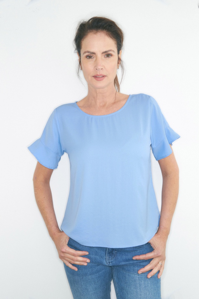 L146GBH3 BLUSA ESCOTE BASE CON VOLADO EN PUÑOS