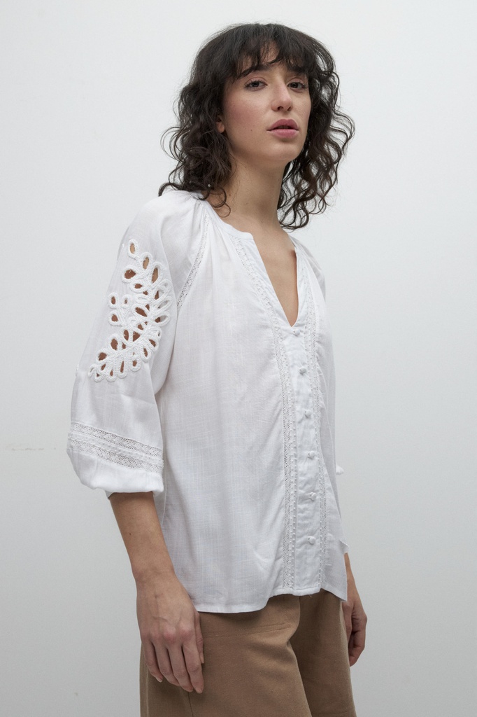 L157GBL3 BLUSA ROMANTICA CON BOTONES