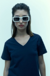 L146GTH2 REMERA ESCOTE V CON BRODERIE