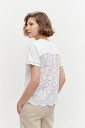 L150GTH4 REMERA ESCOTE BASE CON BRODERIE EN ESPALDA