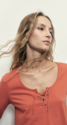 L150GTH10 REMERA ESCOTE BASE CON OJALILLOS