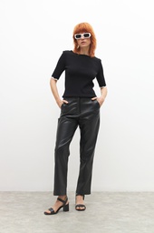L155GKS11 SWEATER ESCOTE BOTE CON VIVO EN CONTRASTE