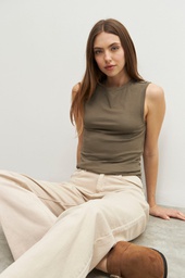 L158GTS2 MUSCULOSA CON BOTONES EN HOMBROS