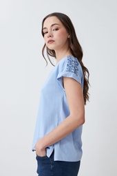 L167GTH12 REMERA CON BORDADO EN HOMBROS