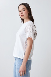 L167GTH3 REMERA CON BRODERIE